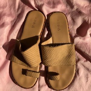 Kelsi Dagger Leather Sandals